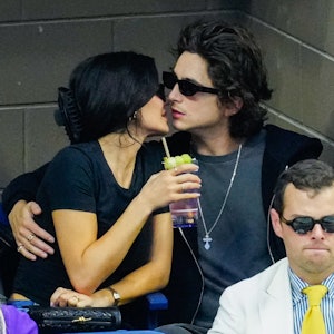Kylie Jenner claw clip hair kissing Timothee Chalamet US Open 2023